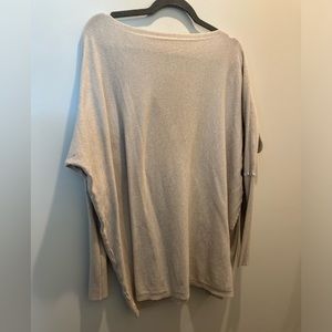 Bluivy lightweight sweater, size M/L.